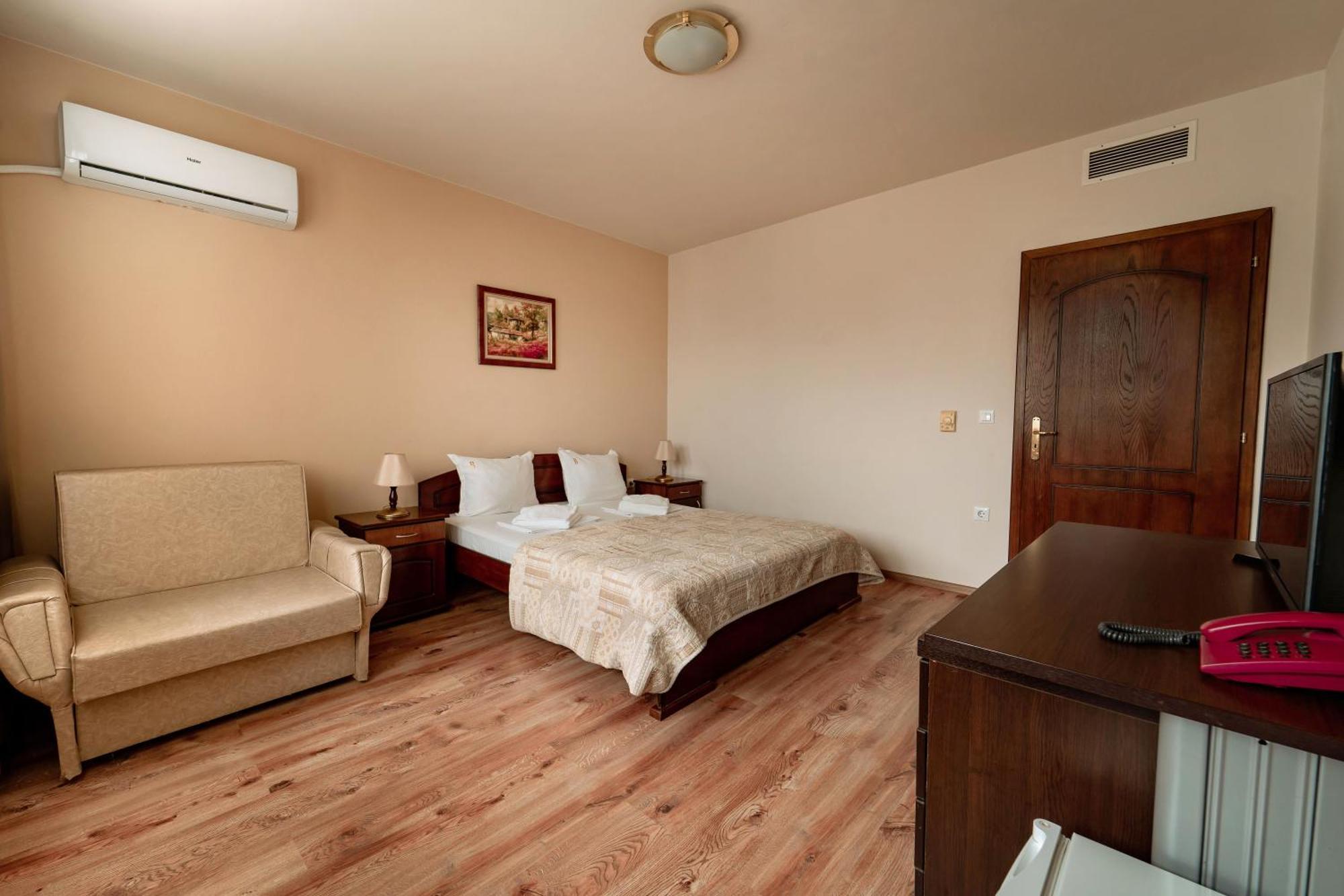 Hotel Winpalace Arbanasi Exterior photo