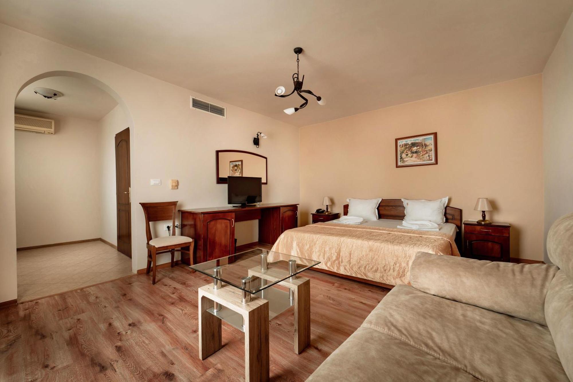 Hotel Winpalace Arbanasi Exterior photo