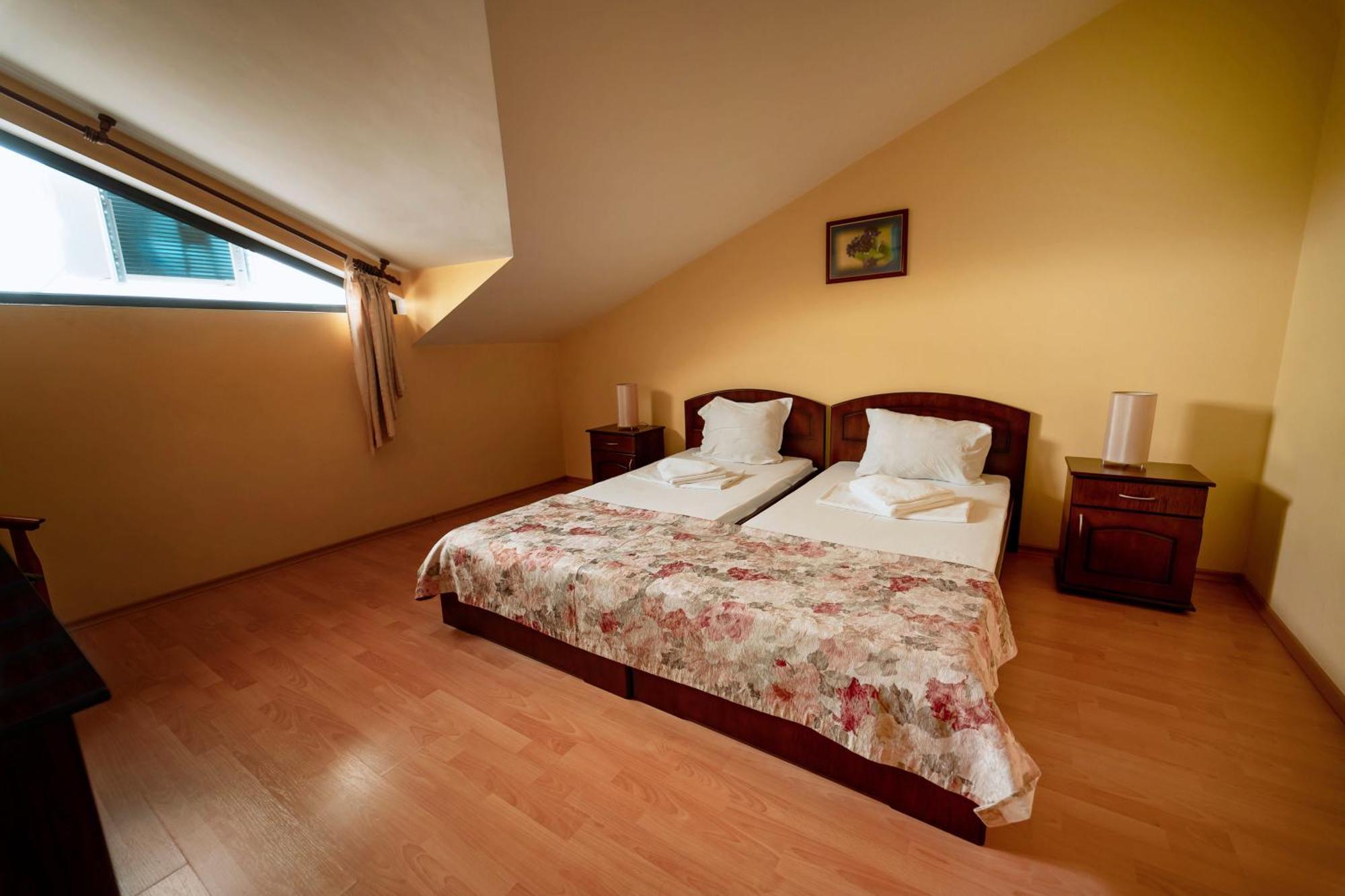 Hotel Winpalace Arbanasi Exterior photo